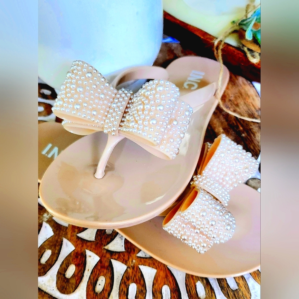 Women's INC Pearl Bow Sandals Nude size 7M NwB